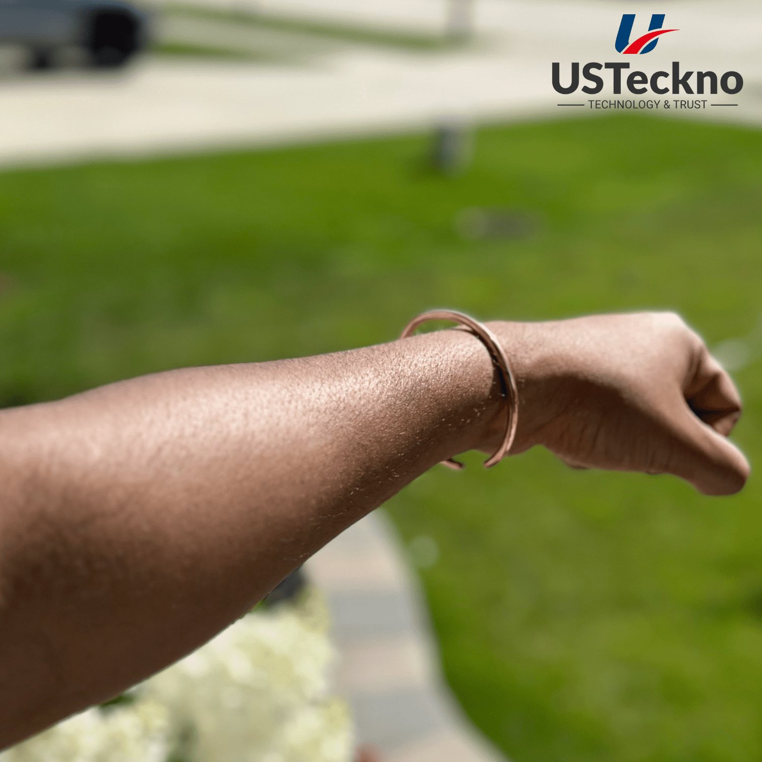 Hand Forged Unisex 100% Copper Bracelet. Made with Solid High Gauge Copper and Health benefits. Enhance your well-being in style!