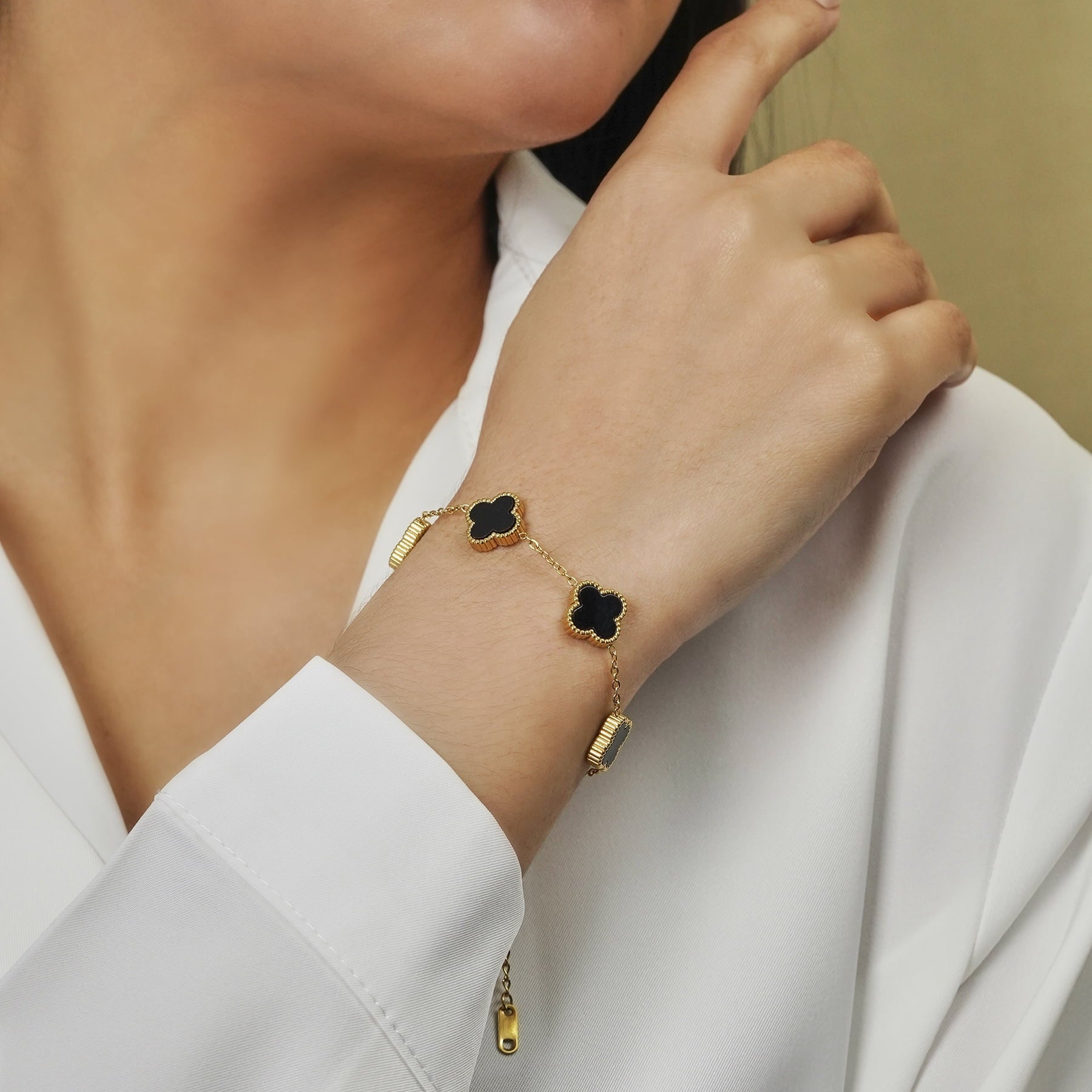 White Flower Link Bracelet in Yellow Plated