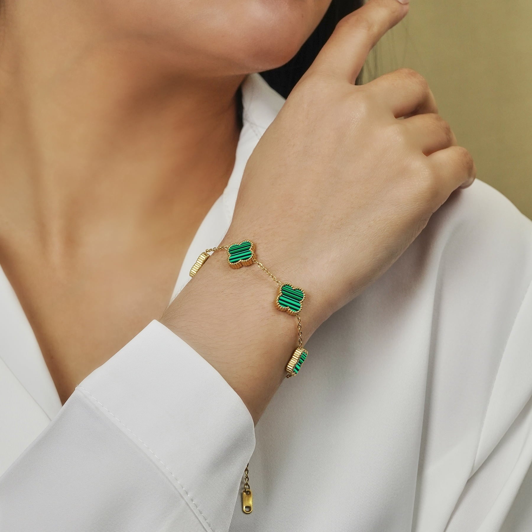 White Flower Link Bracelet in Yellow Plated